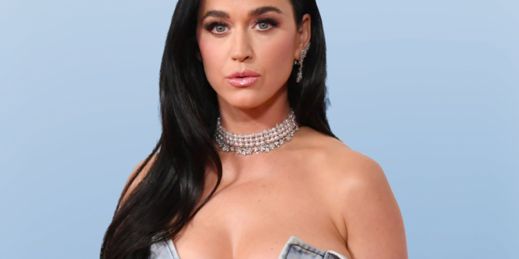 Katie Perry przymierzyła erotyczny wizerunek dla ukraińskiej marki