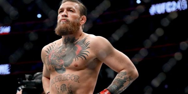 UFC wyjaśniło, dlaczego McGregor odmówił wejścia do oktagonu z Chandlerem