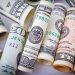 Kursy walut wieczorem 7 sierpnia: dolar i euro nadal spadają na rynku międzybankowym