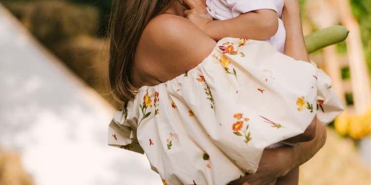 Top modelka Ella Kandiba świętowała swoje urodziny w wielkim stylu w plenerze (FOTO)