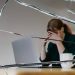 Syndrom oszusta w pracy: oznaki i 4 sposoby na jego pokonanie