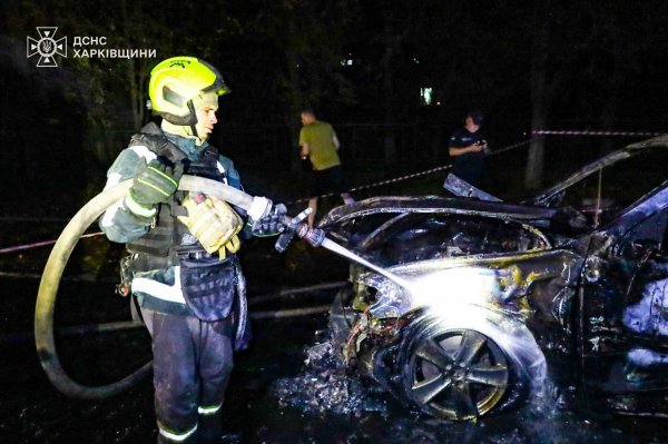 Państwowe Służby Ratunkowe wypowiadały się na temat skutków wieczornego nalotu rosyjskiego na Charków (FOTO)