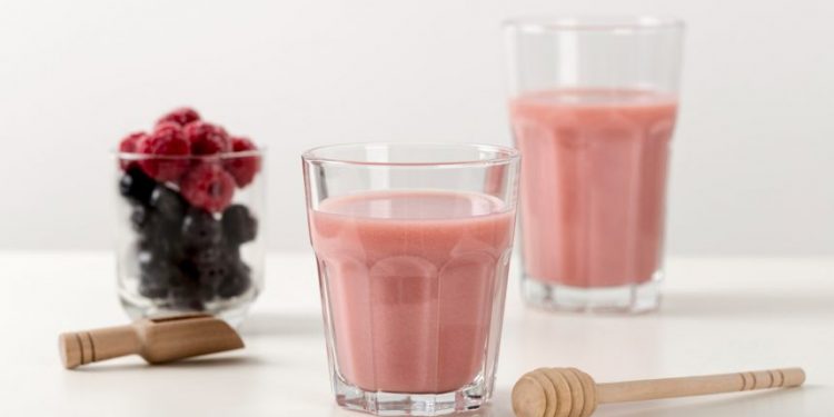 Szukasz smoothie białkowego na odchudzanie? Dietetyk podzieliła się przepisem nr 1