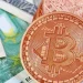 Stopa procentowa spada – Bitcoin rośnie: rynek kryptowalut zaczął się rozwijać