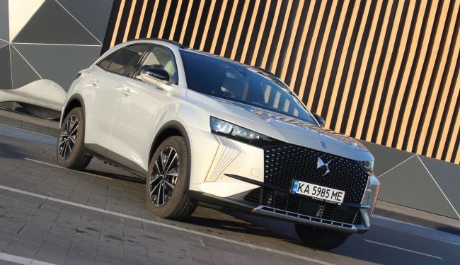 Jazda próbna DS7 E-Tense: zalety i wady crossovera