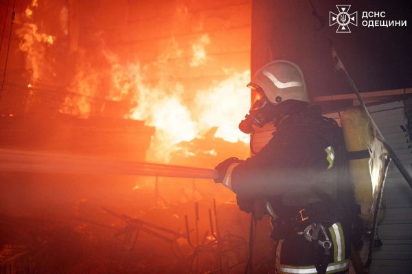 Państwowa Służba Ratunkowa pokazała skalę zniszczeń po nocnym ataku Szahedów na Odessę (FOTO)