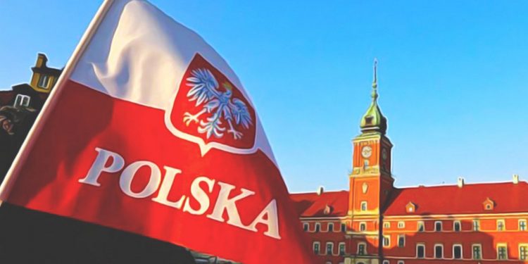 Dziwna strefa fotograficzna: w Polsce powstały stojaki z wyciętymi twarzami ukraińskich żołnierzy (zdjęcie)