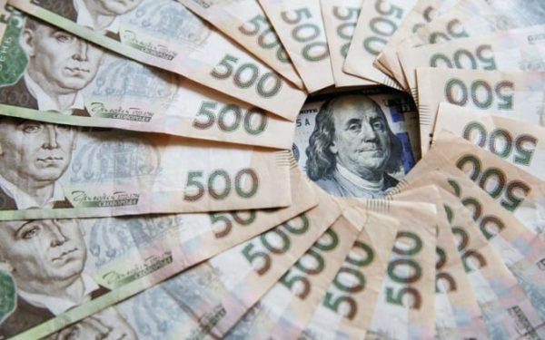NBU zwiększył w ciągu ostatniego tygodnia sprzedaż walut obcych