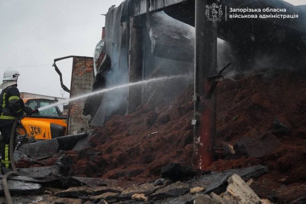 Fedorow pokazał skalę zniszczeń po rosyjskim nalocie na Zaporoże (ZDJĘCIE i WIDEO)