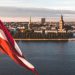 Wprowadzenie podatku od nadmiernych zysków banków na Łotwie