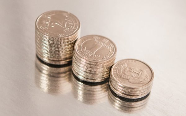 Gdzie Ukraińcy trzymają pieniądze i jaką walutę wybierają – oceny banków