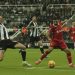 Wycieczka dla lidera: Liverpool stracił punkty w emocjonującym meczu Premier League z Newcastle (wideo)