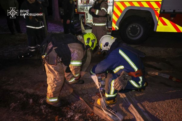 Państwowa Służba Ratunkowa pokazała skutki rosyjskiego ataku powietrznego na Charków (FOTO)