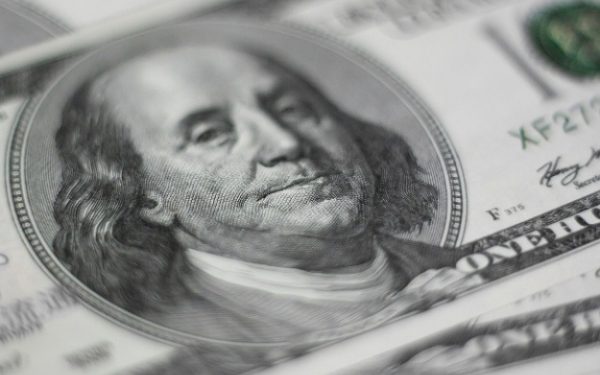 Kursy walut na wieczór 13 stycznia: dolar i euro wzrosły na rynku międzybankowym