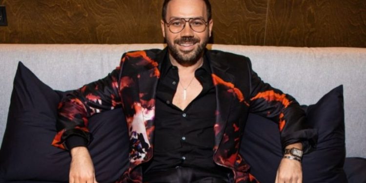 Trendy w modzie 2025 według Andre Tana