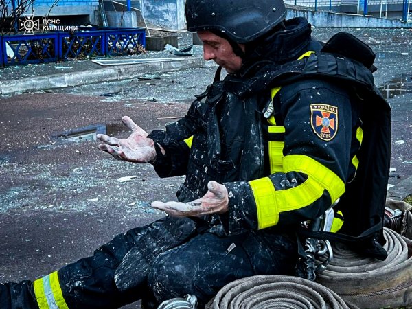 W obwodzie kijowskim zakończono usuwanie skutków nocnego ataku Federacji Rosyjskiej — Państwowe Służby Ratunkowe (FOTO)