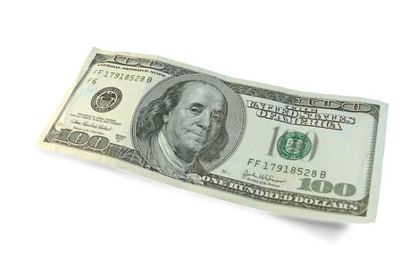 Kursy walut wieczorem 1 stycznia: euro i dolar spadły o 10 kopiejek na rynku międzybankowym