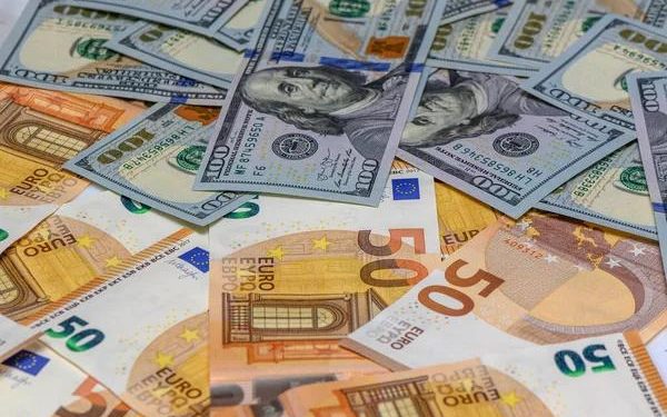 Kurs wymiany 14 stycznia: dolar w bankach stracił 5 kopiejek