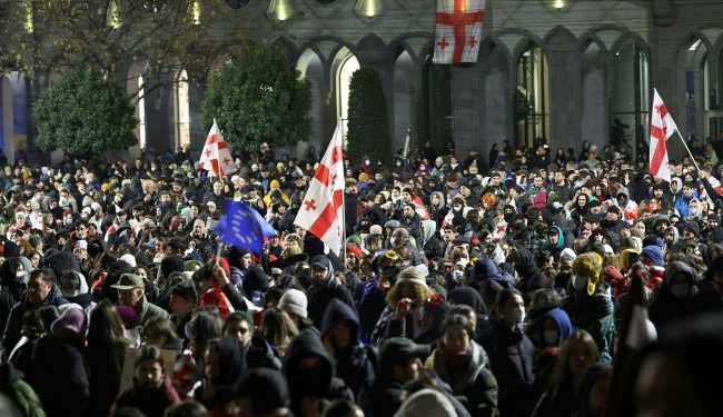 Protesty w Tbilisi wznowione: ludzie zatrzymani i cierpiący
