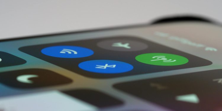Dlaczego alarm w telefonie komórkowym nie jest najlepszym sposobem na pobudkę