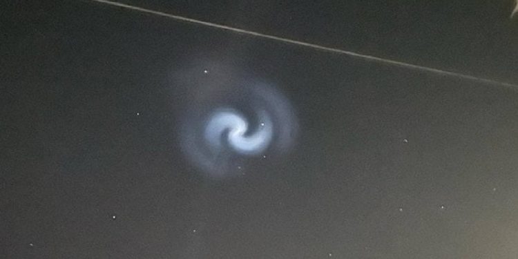 Co oznaczają niezwykłe spirale na niebie nad Ukrainą?