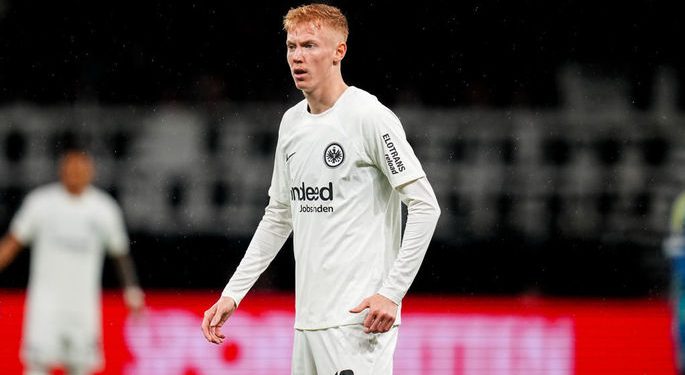 Manchester City wkracza do wyścigu o utalentowanego pomocnika Eintrachtu