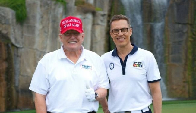 Trump zagrał w golfa z fińskim liderem i rozmawiał o „niezbędnych Krymczykach”