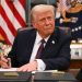 Trump podniósł cła na Chiny do 145%. Biały Dom wyjaśnił, jak to się stało