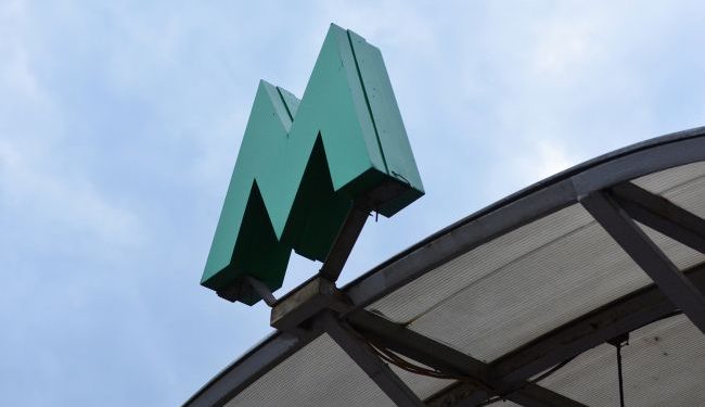 Pod Kijowem zamknięto wejścia do kilku stacji metra: jaki jest powód?