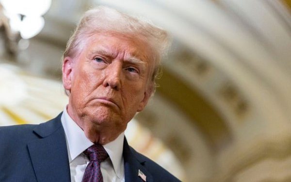 Czy Trump wpędza świat w kryzys? Dlaczego obawy przed wojną handlową powodują załamanie rynków akcji