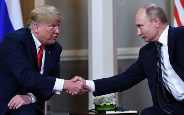 „Jeśli Trump jest dobry, to Trump jest dobry”. Jak Rosja wyjaśnia nieoczekiwaną przyjaźń z USA