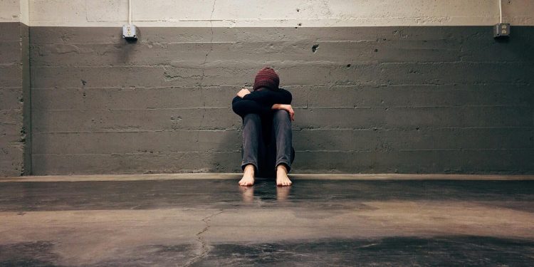 Jak zrozumieć, że masz depresję: główne objawy i jak sobie z nimi radzić