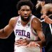 Embiid z Filadelfii przejdzie operację kolana, spodziewany powrót za 6 tygodni