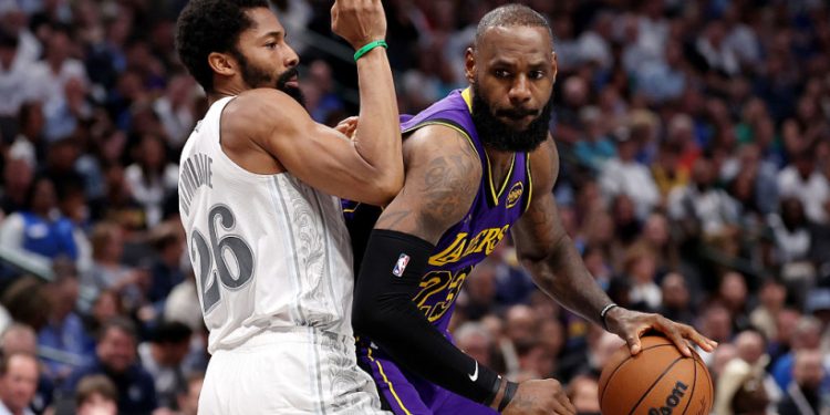 Piłka nożna. Utah z Mykhailiukiem pokonało Portland w dogrywce, Lakers bez Lena pokonali Dallas