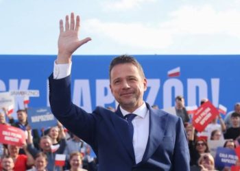 W Polsce wyłoniono finalistów wyborów prezydenckich: kto przechodzi dalej