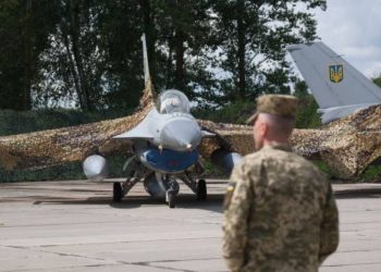 Ukraiński myśliwiec F-16 utracił łączność podczas odparcia ataku
