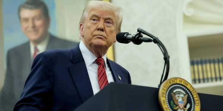 USA nie będą wywierać presji na Moskwę: nowa strategia Trumpa wobec wojny