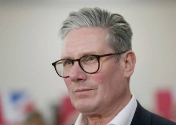 Rosyjski ślad? Wielka Brytania bada podpalenia związane z premierem Starmerem