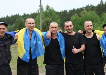 Ukraina odzyskała 303 obrońców w ramach wymiany "1000 na 1000"