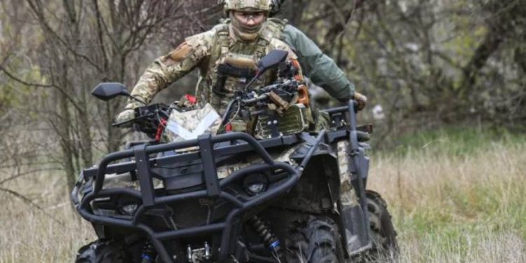 Rosja zwiększa rezerwy i nasila motoszturmy na obwodzie charkowskim