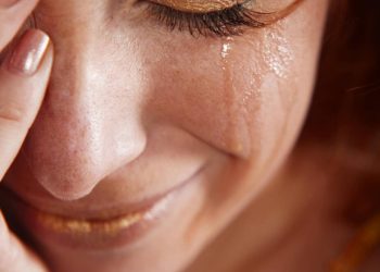 Do czego śni się płacz: co oznacza zobaczyć siebie lub inną osobę płaczącą we śnie