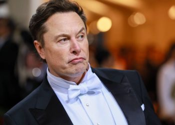 Elon Musk skrytykował plan podatkowy Trumpa, twierdząc, że zniszczy on miejsca pracy, zaszkodzi gospodarce i uderzy w Partię Republikańską.