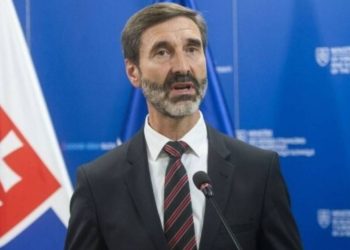 Szef MSZ Słowacji Juraj Blanár stwierdził, że wojnę na Ukrainie można zakończyć tylko drogą dialogu z Rosją, sugerując możliwość przebaczenia „wszystkiego, co się wydarzyło”.