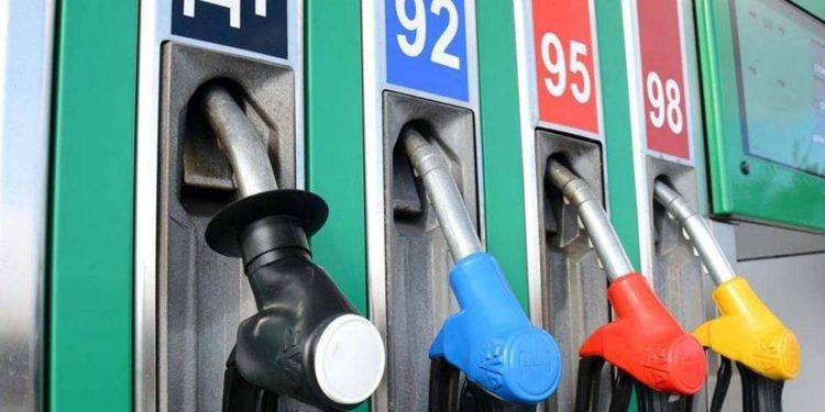 Ceny diesla w Europie rosną szybciej niż ceny ropy z powodu konfliktu izraelsko-irańskiego. UE przygotowuje nowe sankcje na paliwo z rosyjskiej ropy.
