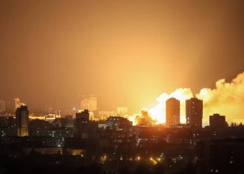 USA oczekują zmasowanej odpowiedzi Rosji na atak dronami na jej bazy lotnicze. Celem mogą stać się symboliczne obiekty, w tym biura SBU i budynki rządowe.