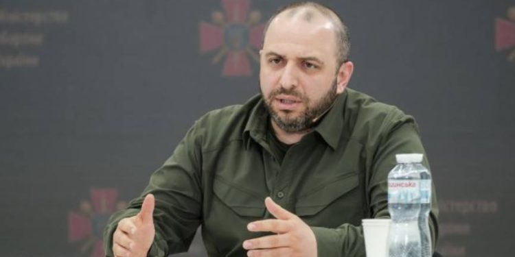 Ukraina planuje wielokrotnie zwiększyć liczbę uderzeń dalekozasięgowymi dronami na terytorium Rosji i przygotowuje kontrakty na dziesiątki tysięcy nowych bezzałogowców.