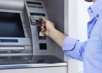 Kto ma prawo do wypłaty z okazji Dnia Niepodległości i jak złożyć wniosek — kwoty pomocy, terminy i szczegółowa instrukcja dla każdej kategorii.