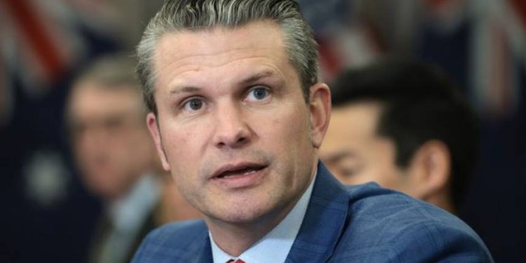 USA przeprowadziły nocny atak na trzy obiekty nuklearne w Iranie, niszcząc jego program atomowy. Szef Pentagonu nazwał operację „oszałamiającym sukcesem”.