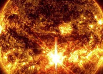 Silna burza magnetyczna G3 spodziewana 29 czerwca 2025 roku może wpłynąć na zdrowie, GPS, komunikację i systemy energetyczne. Dowiedz się, czego się spodziewać i jak się przygotować.