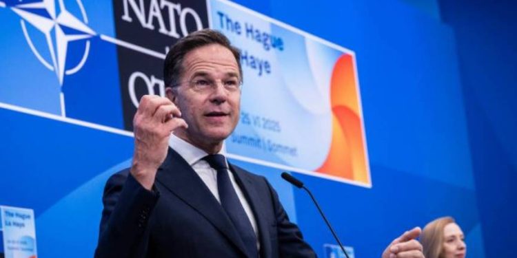 Rutte oświadczył, że droga Ukrainy do NATO jest nieodwracalna. Sojusz będzie kontynuował wsparcie, przeznaczając 35 miliardów euro na bieżący rok i wspierając pokojową przyszłość.